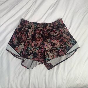 Lululemon Tracker Low-Rise Lined Short 4"